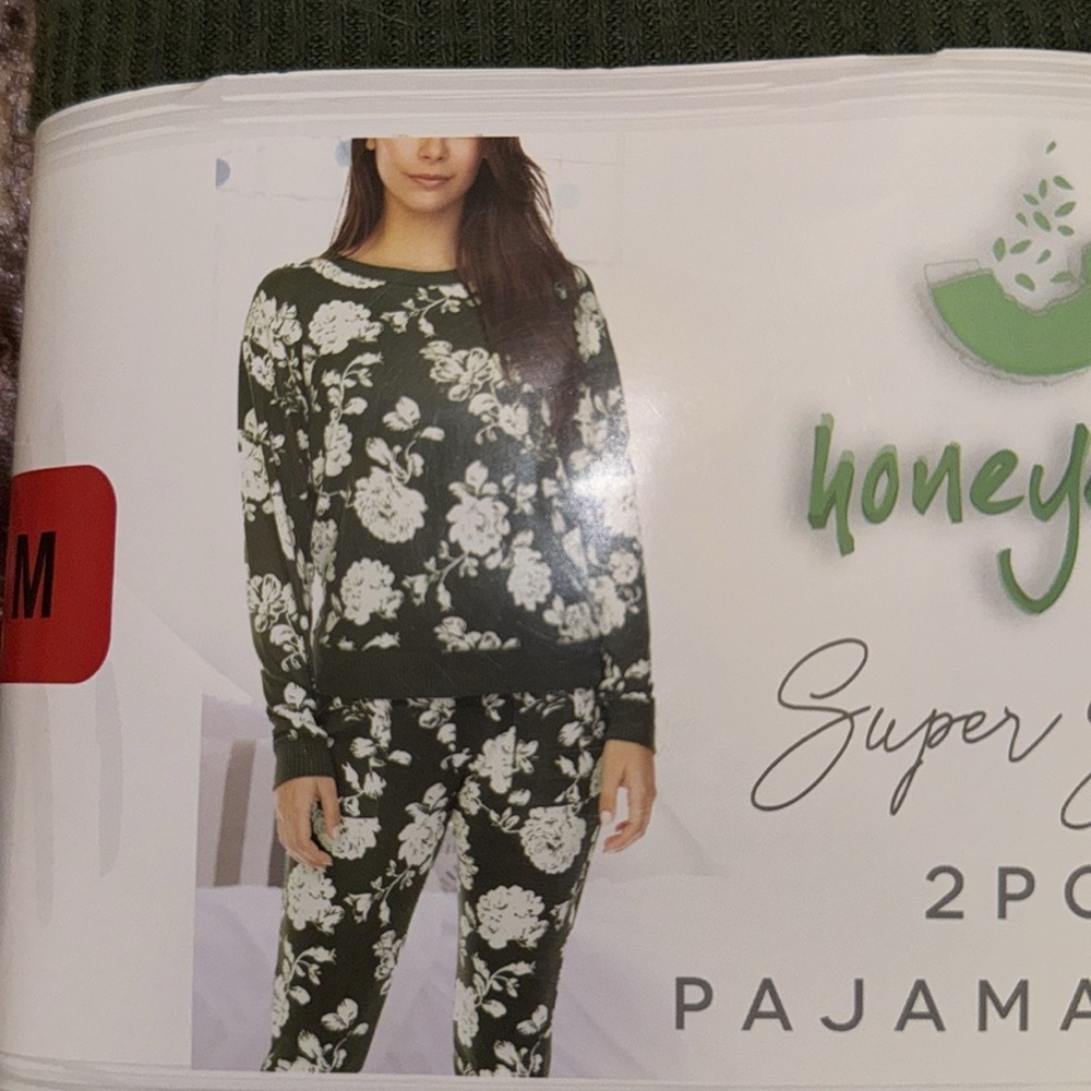 BRAND NEW SUPER SOFT 2PC PAJAMA SET SIZE MEDIUM WOMENS - Picture 3 of 5